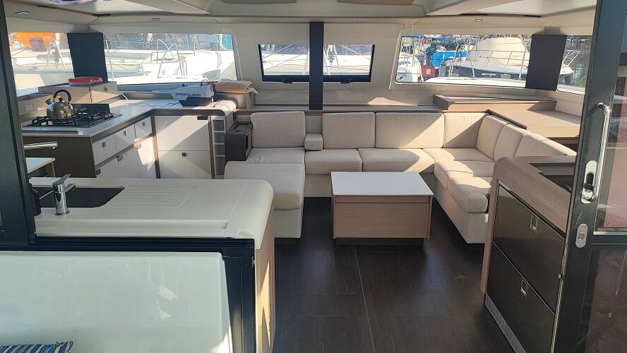 Catamaran Fountaine Pajot Elba 45 Lalom