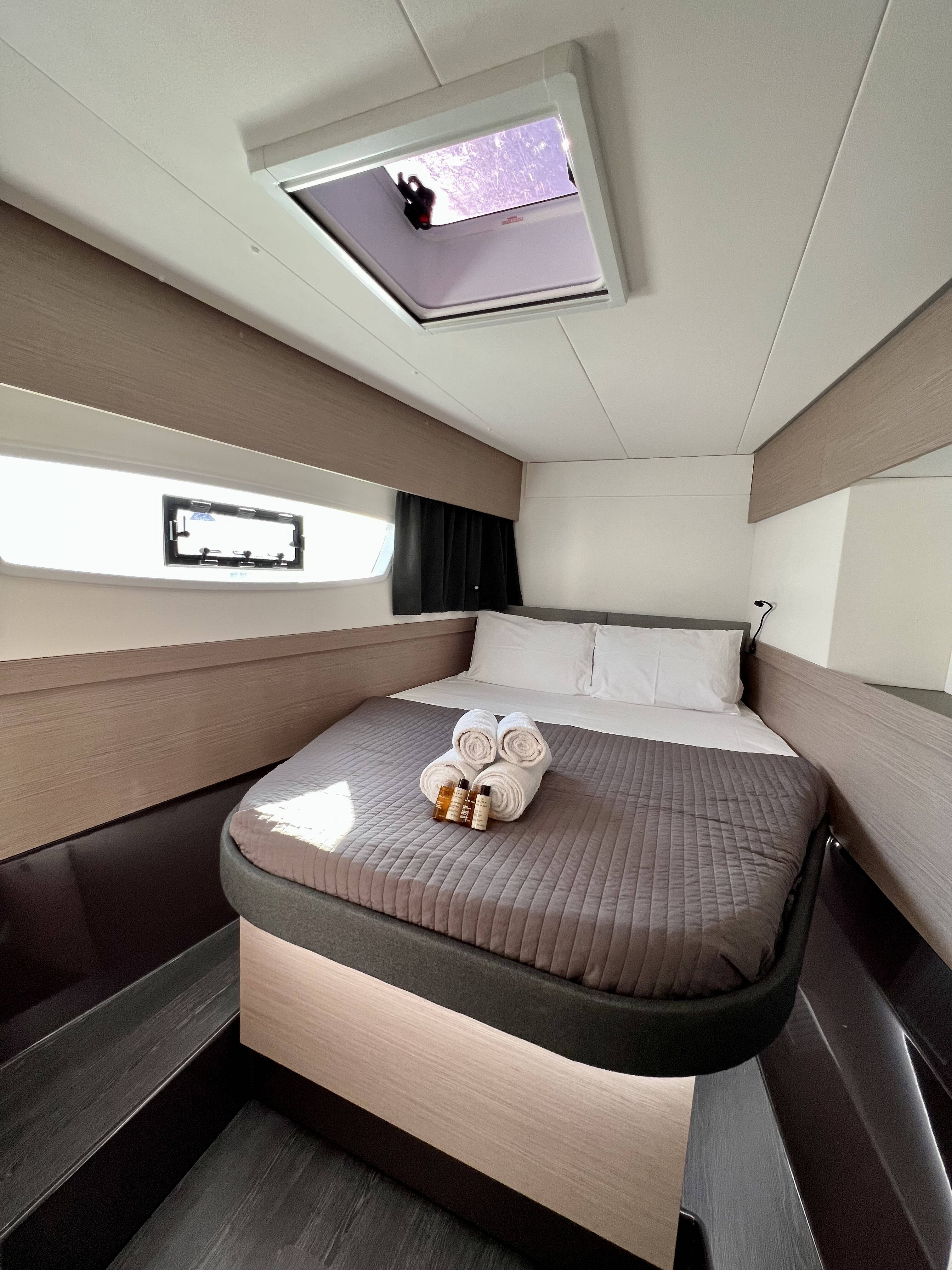 Catamaran Fountaine Pajot Elba 45 Sea Energy II