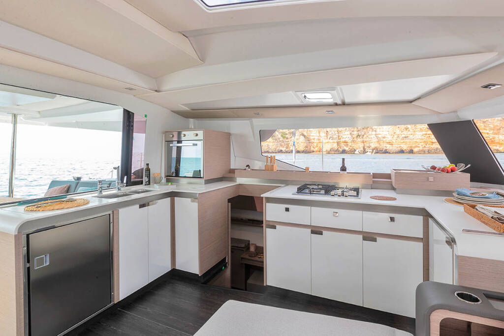 Catamaran Fountaine Pajot Elba 45 Cerulean