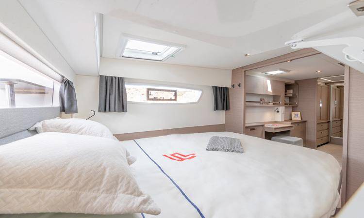 Catamaran Fountaine Pajot Elba 45 Diadem