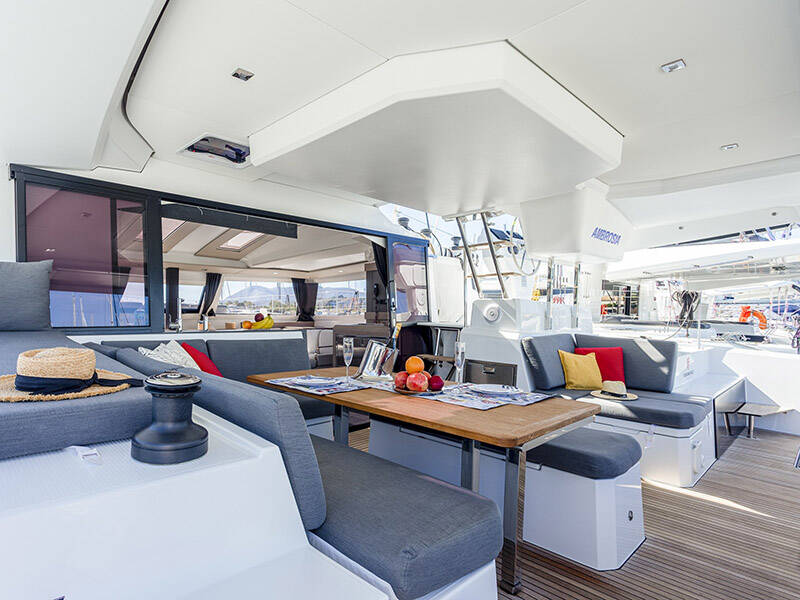 Catamaran Fountaine Pajot Elba 45 Alize