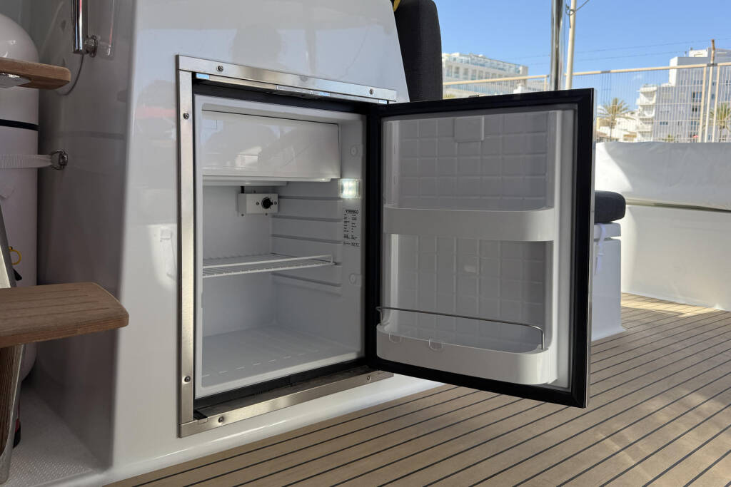 Catamaran Fountaine Pajot Elba 45 Yara