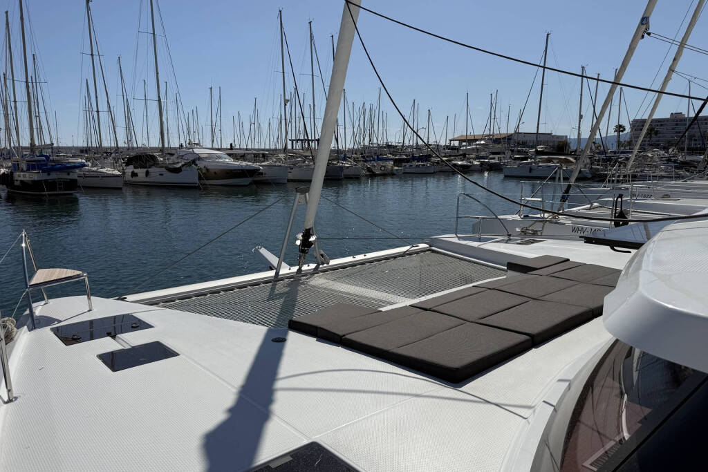 Catamaran Fountaine Pajot Elba 45 Yara