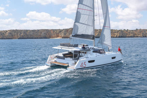 Katamaran Fountaine Pajot Elba 45 Caramita