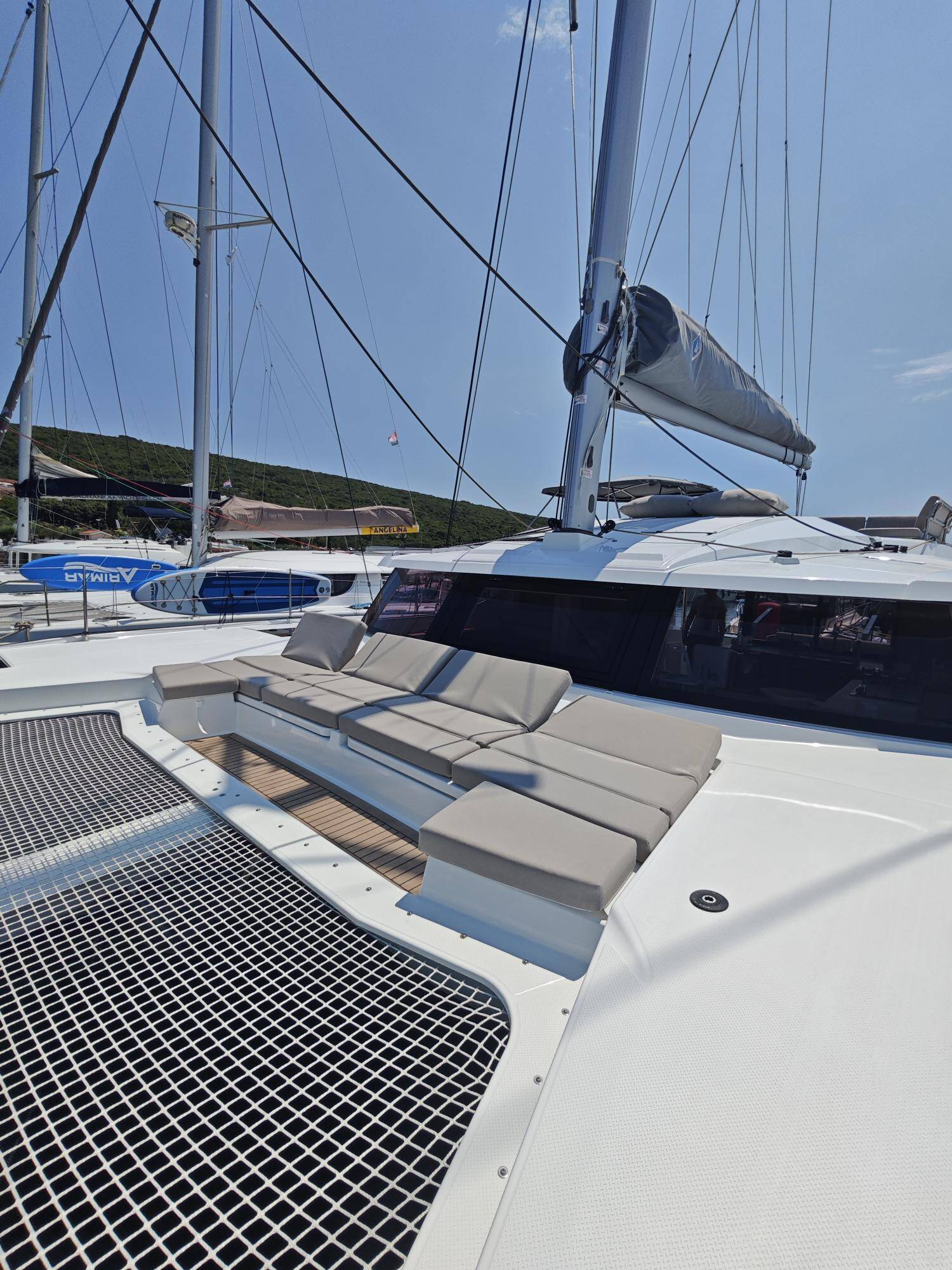 Catamaran Fountaine Pajot Elba 45 Caramita