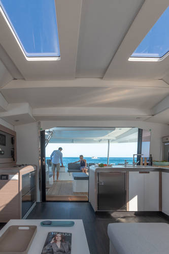 Katamaran Fountaine Pajot Elba 45 Caramita