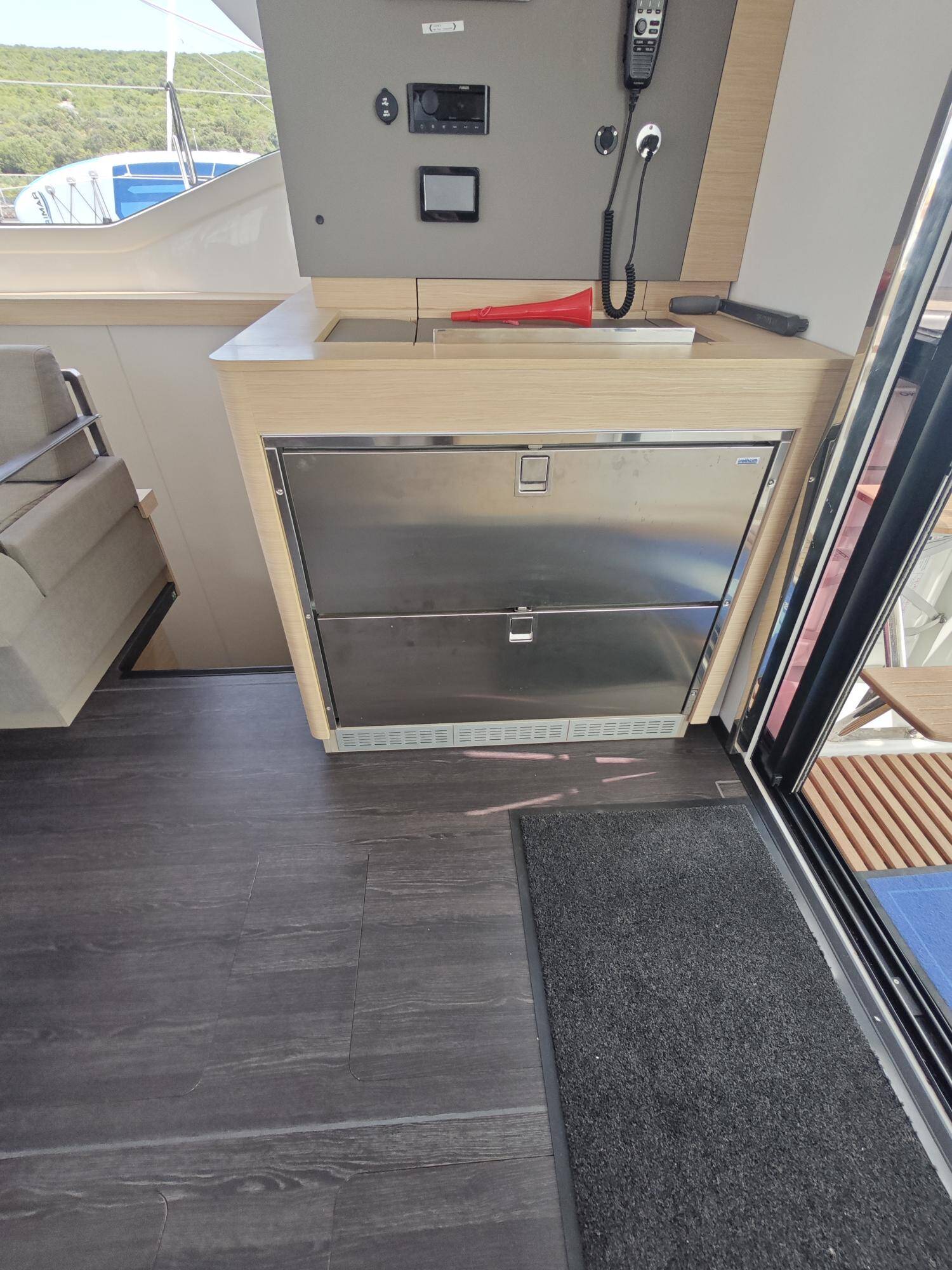 Catamaran Fountaine Pajot Elba 45 Caramita