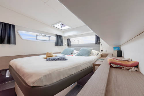 Katamaran Fountaine Pajot Elba 45 Caramita