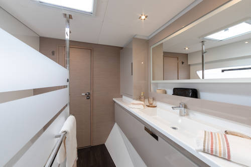Katamaran Fountaine Pajot Elba 45 Caramita