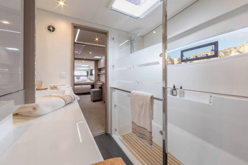 Katamaran Fountaine Pajot Elba 45 Caramita