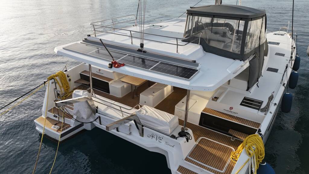 Catamaran Fountaine Pajot Elba 45 Ave