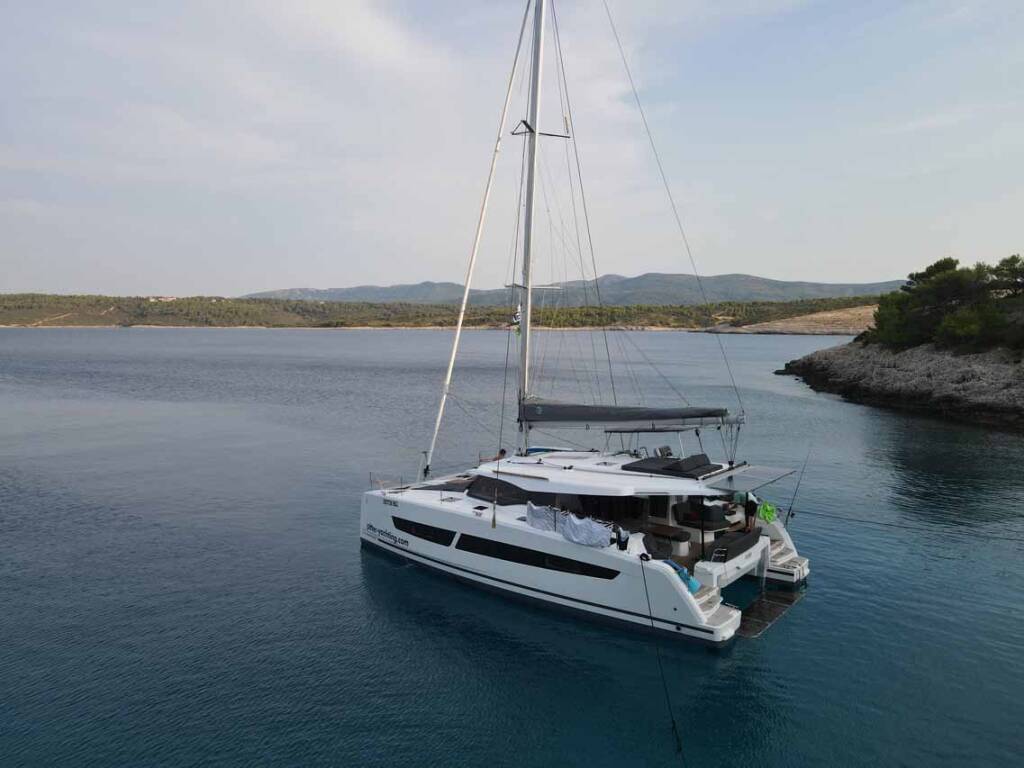 Catamaran Fountaine Pajot FP 41 Quatuor 3 Acamar
