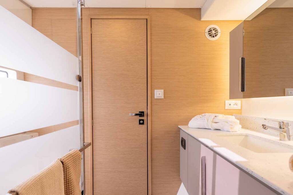 Catamaran Fountaine Pajot FP 44 Quatuor Makatea