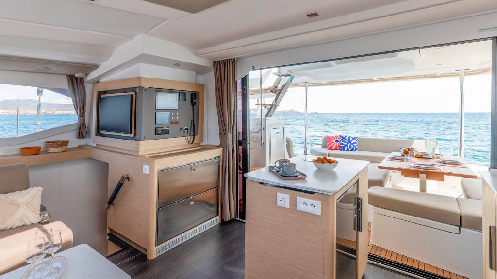 Catamaran Fountaine Pajot FP 44 Quatuor Agios Paisios