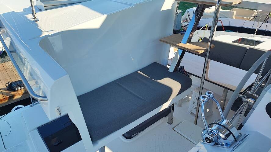 Catamaran Fountaine Pajot Isla 40 Blue Orion