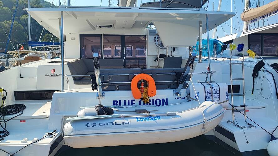 Catamaran Fountaine Pajot Isla 40 Blue Orion