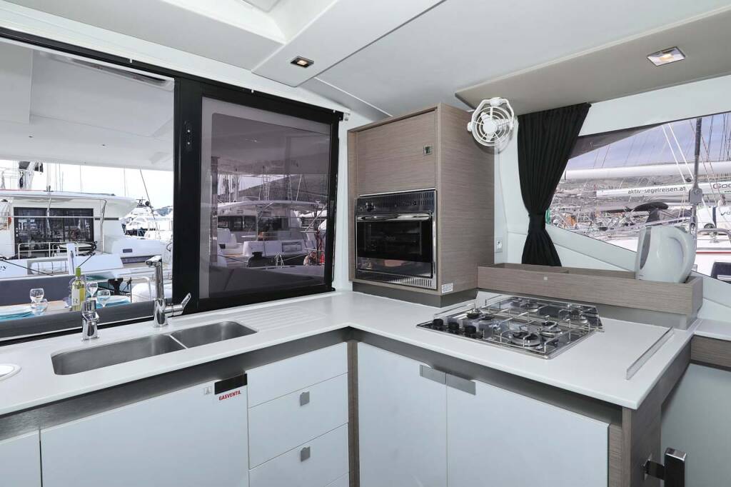 Katamaran Fountaine Pajot Isla 40 Chilli
