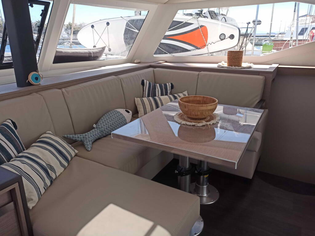 Katamaran Fountaine Pajot Isla 40 Almiriki