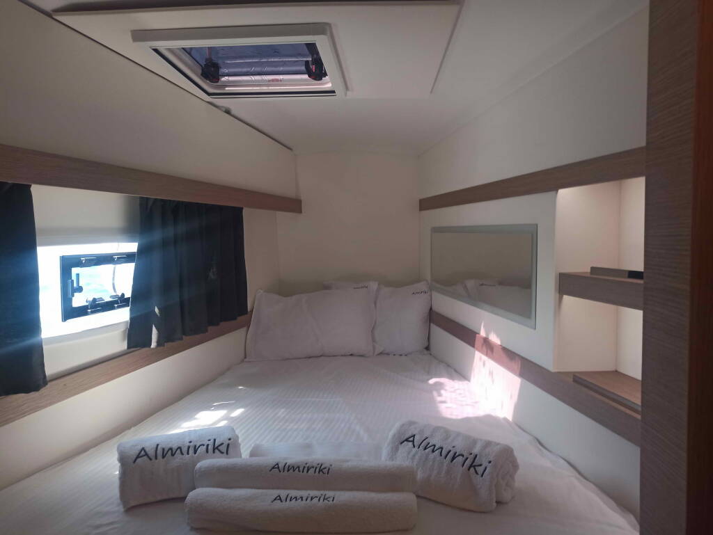 Katamaran Fountaine Pajot Isla 40 Almiriki