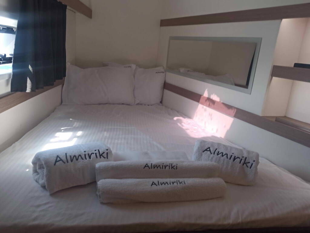 Katamaran Fountaine Pajot Isla 40 Almiriki