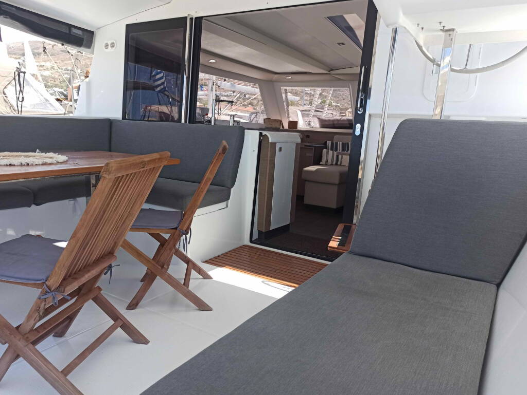 Catamaran Fountaine Pajot Isla 40 PRESTIGE
