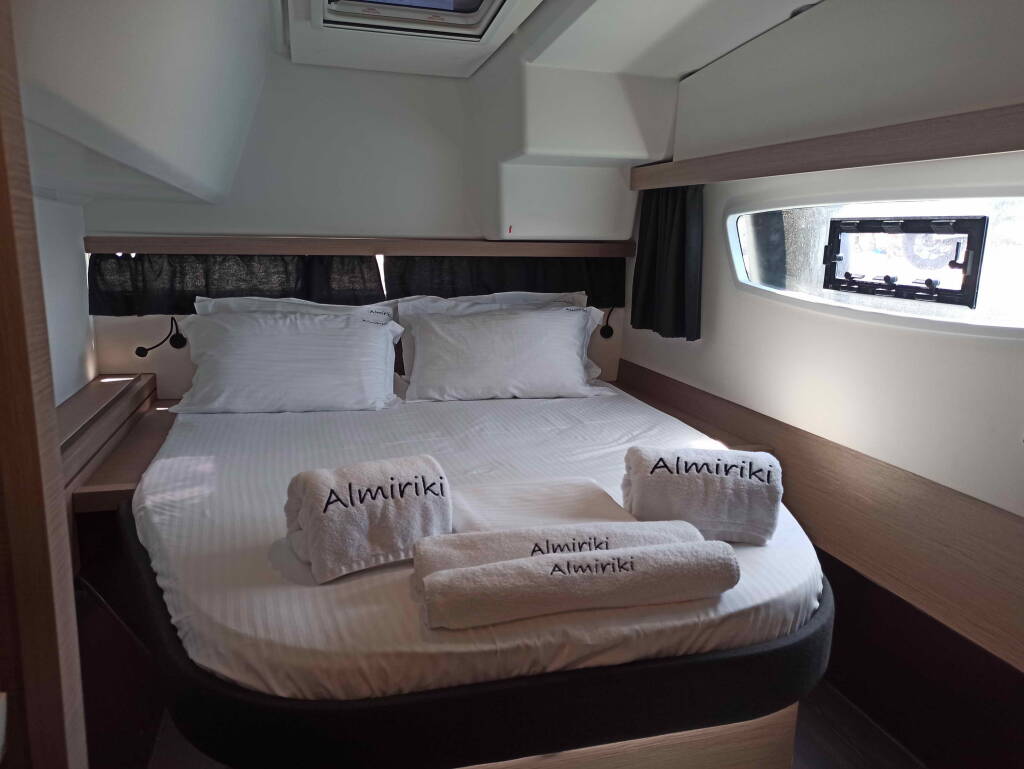 Catamaran Fountaine Pajot Isla 40 PRESTIGE