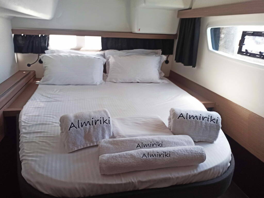 Catamaran Fountaine Pajot Isla 40 PRESTIGE