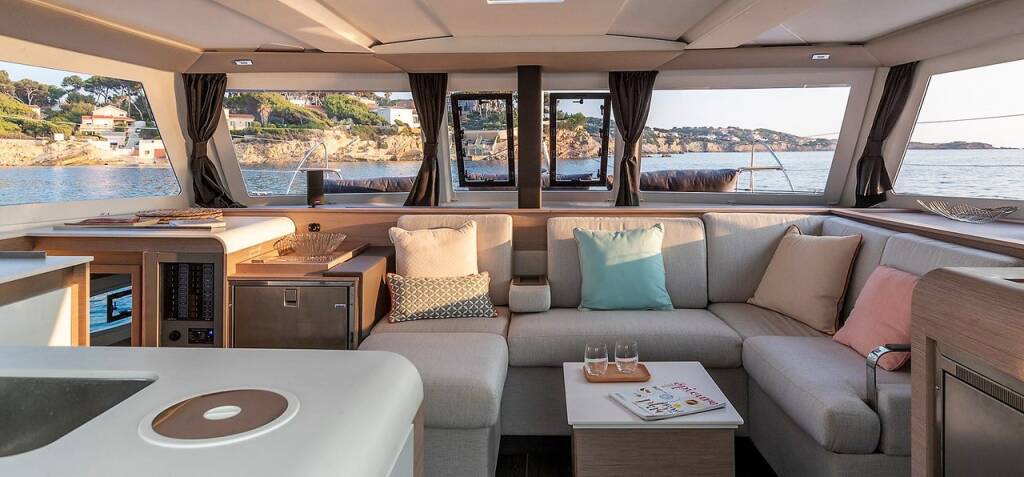 Catamaran Fountaine Pajot Isla 40 Almiriki