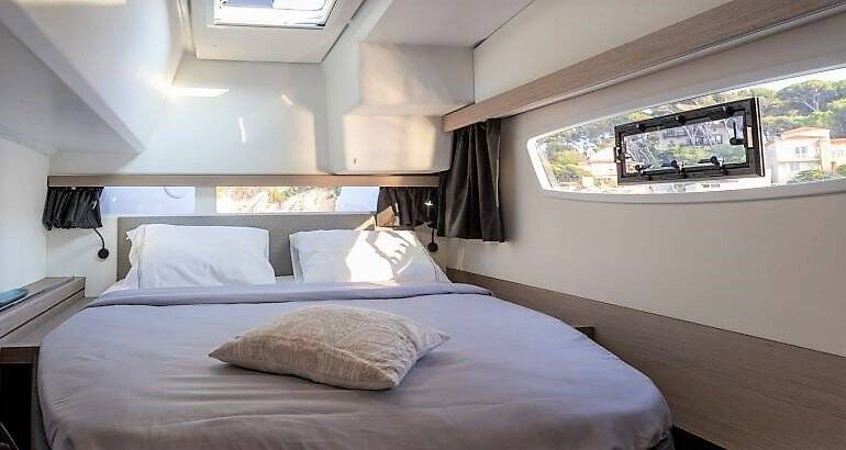 Catamaran Fountaine Pajot Isla 40 Almiriki