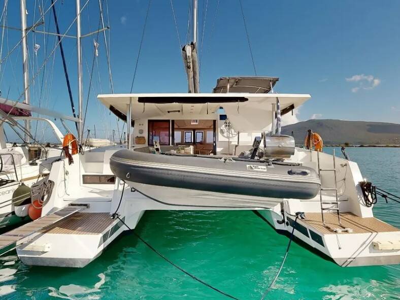 Catamaran Fountaine Pajot Isla 40 Blue Serenity