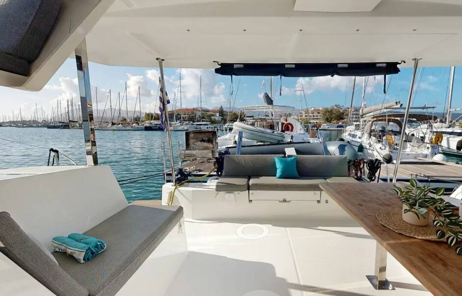 Catamaran Fountaine Pajot Isla 40 Blue Serenity