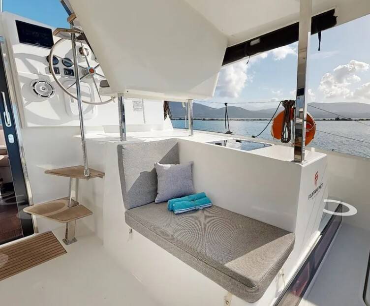 Catamaran Fountaine Pajot Isla 40 Blue Serenity