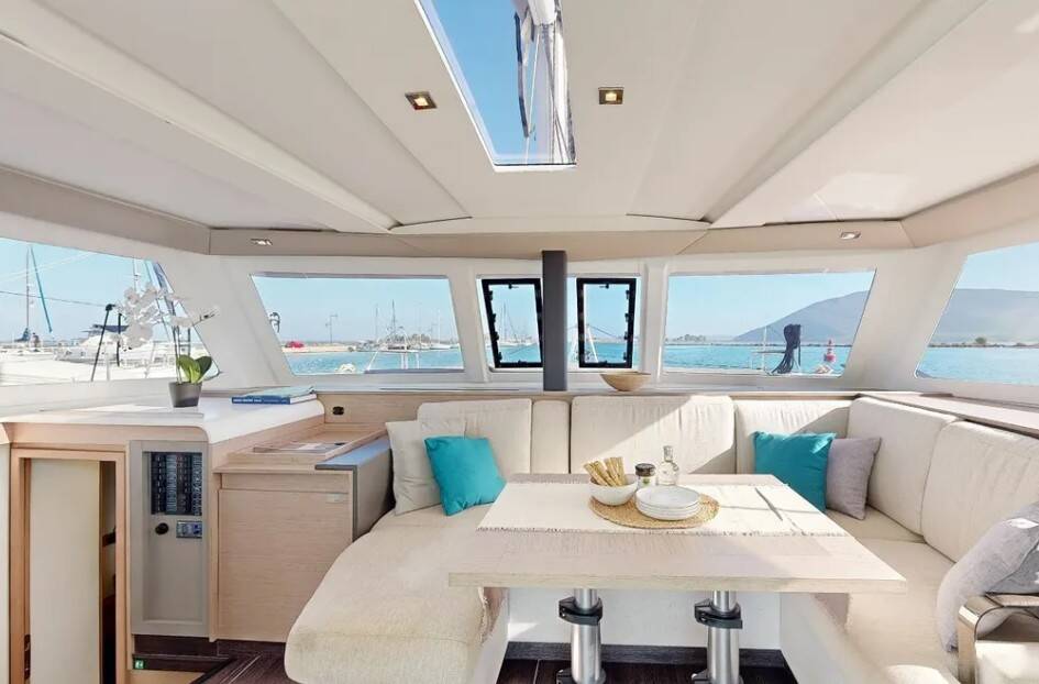 Catamaran Fountaine Pajot Isla 40 Blue Serenity