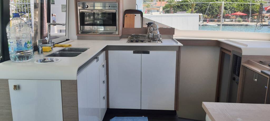 Katamaran Fountaine Pajot Isla 40 Gazi