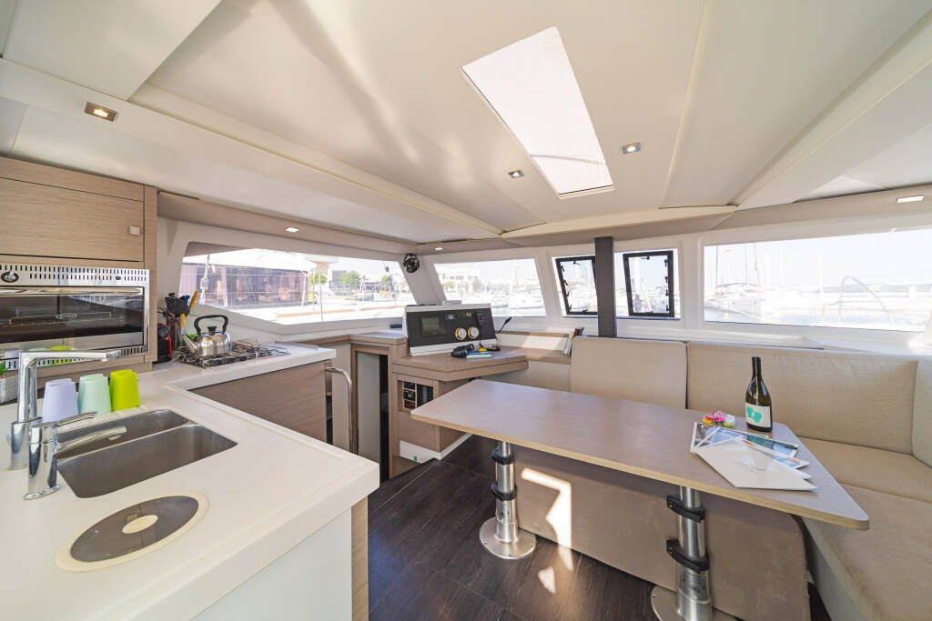 Katamaran Fountaine Pajot Lucia 40 Fortuna