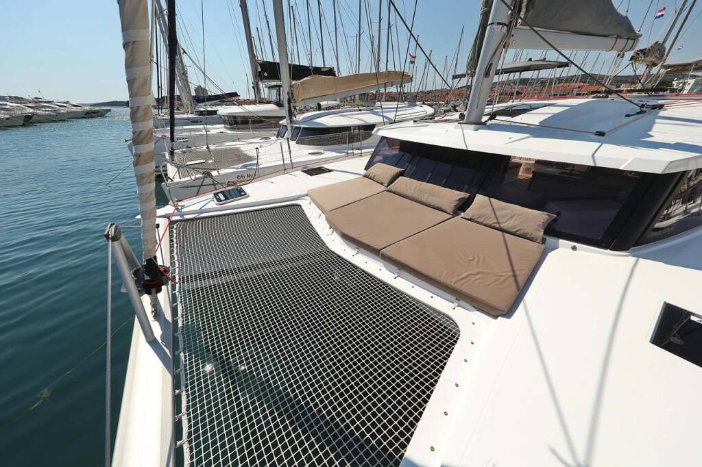 Catamaran Fountaine Pajot Lucia 40 Canopus