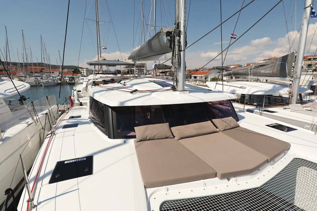 Catamaran Fountaine Pajot Lucia 40 Canopus