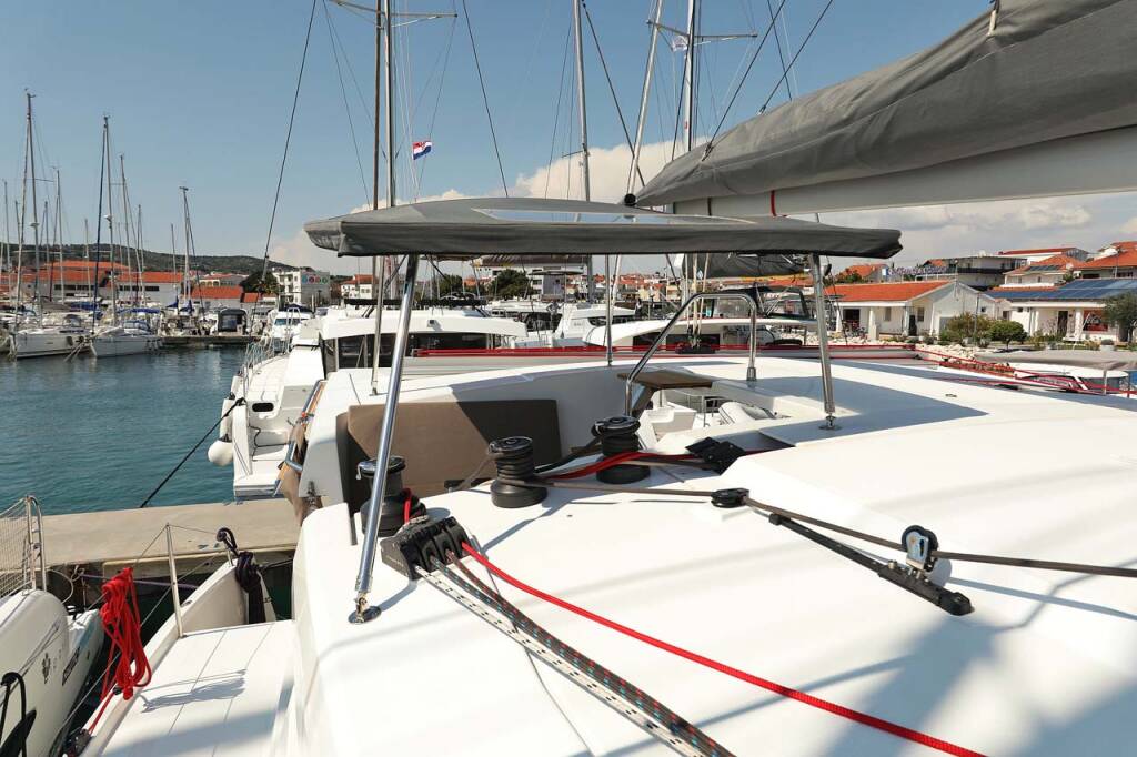 Catamaran Fountaine Pajot Lucia 40 Canopus