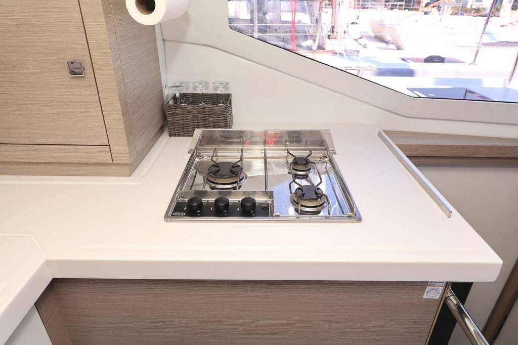 Catamaran Fountaine Pajot Lucia 40 Canopus