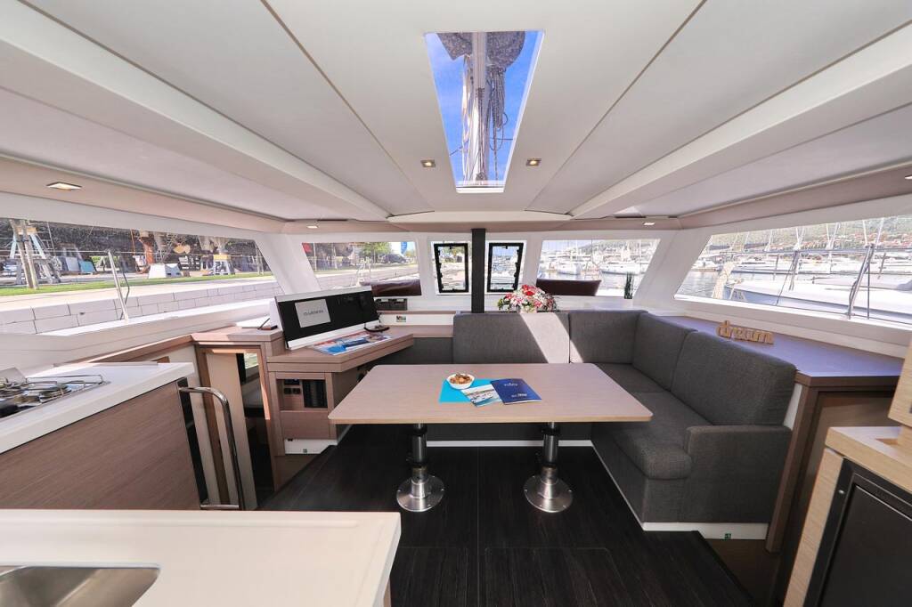 Katamaran Fountaine Pajot Lucia 40 Felicitas II