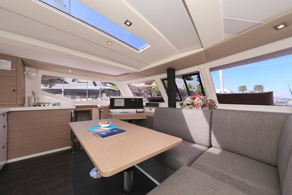 Katamaran Fountaine Pajot Lucia 40 Felicitas II