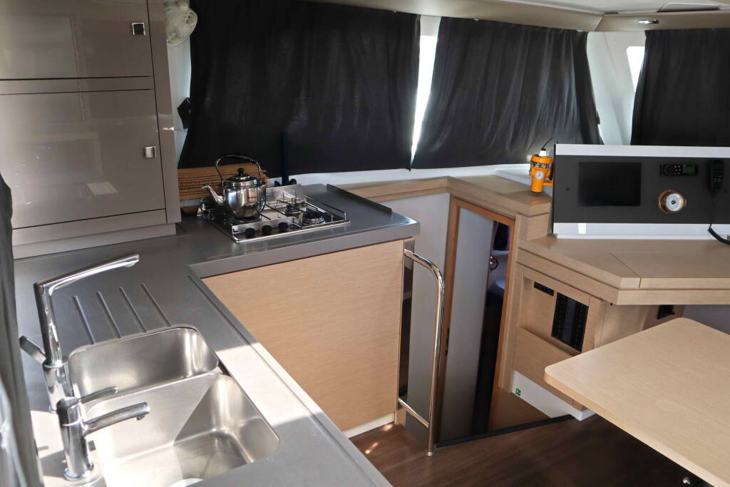 Catamaran Fountaine Pajot Lucia 40 Alisa