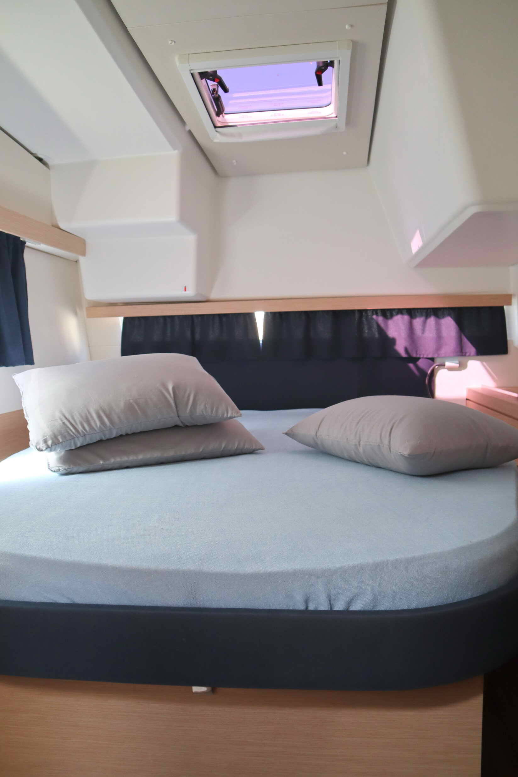 Catamaran Fountaine Pajot Lucia 40 ECONOMY