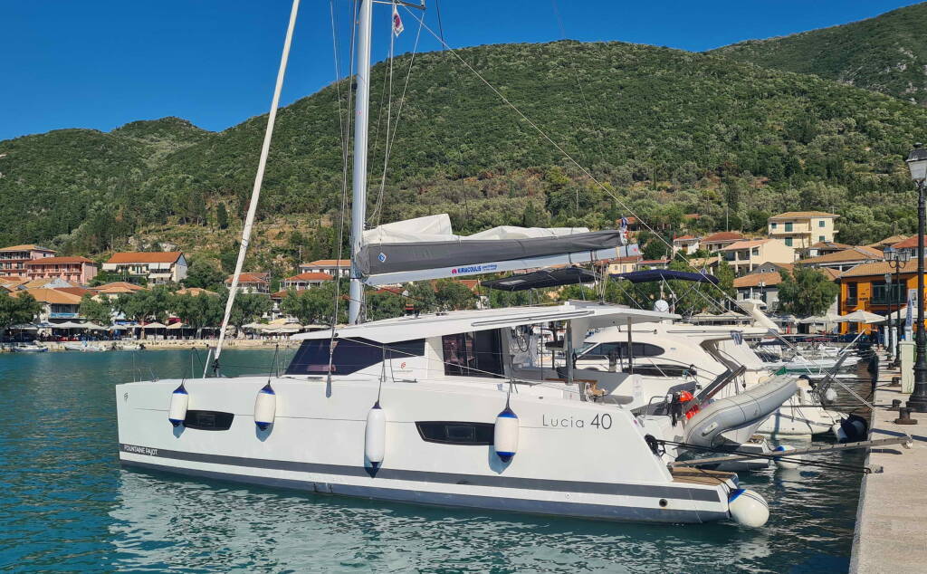 Catamaran Fountaine Pajot Lucia 40 ECONOMY