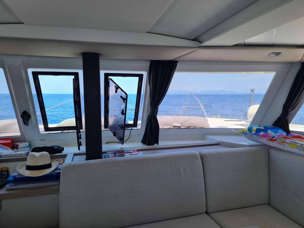 Catamaran Fountaine Pajot Lucia 40 ECONOMY