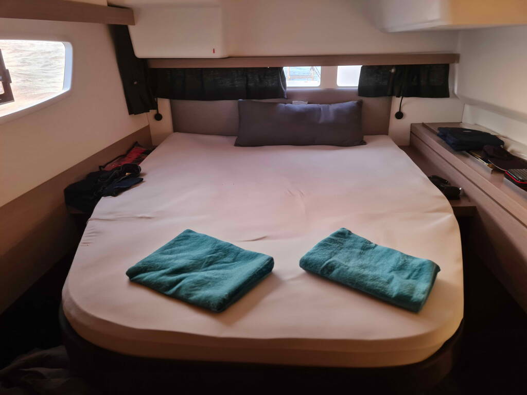 Catamaran Fountaine Pajot Lucia 40 ECONOMY