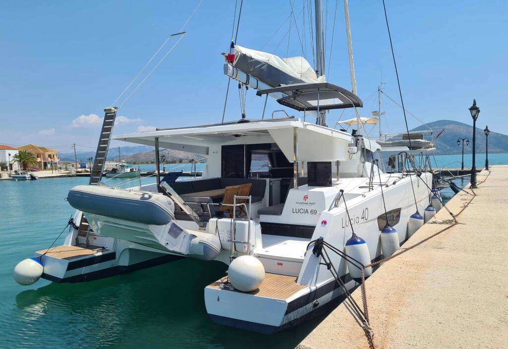 Catamaran Fountaine Pajot Lucia 40 ECONOMY