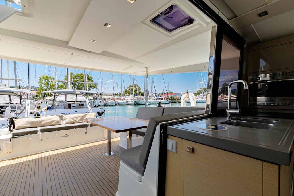 Katamaran Fountaine Pajot Lucia 40 Servus