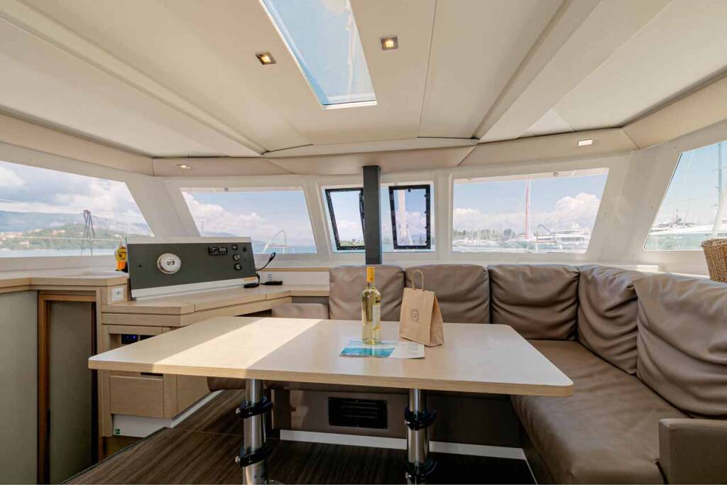 Katamaran Fountaine Pajot Lucia 40 Servus