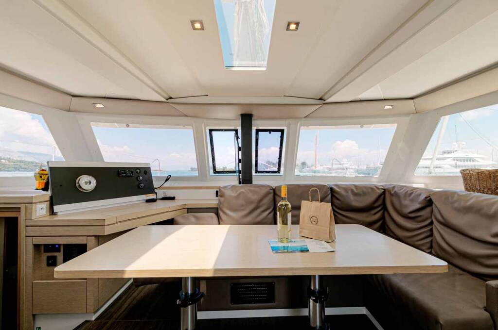 Katamaran Fountaine Pajot Lucia 40 Servus